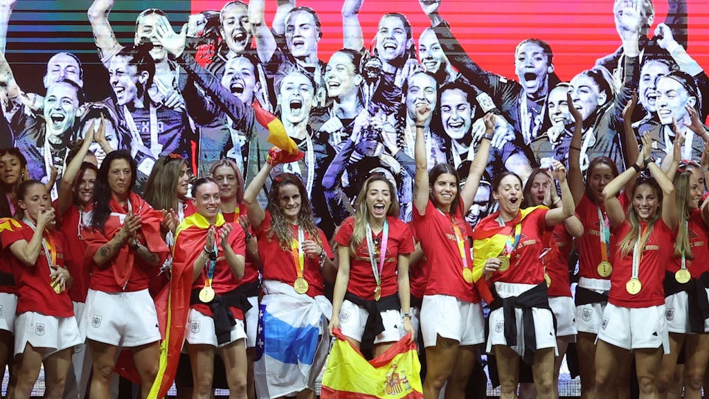 Spaniens Spielerinnen feiern in Madrid den WM-Titel. Nur vier Tage später verkündete der gesamte Kader seinen Rückritt.