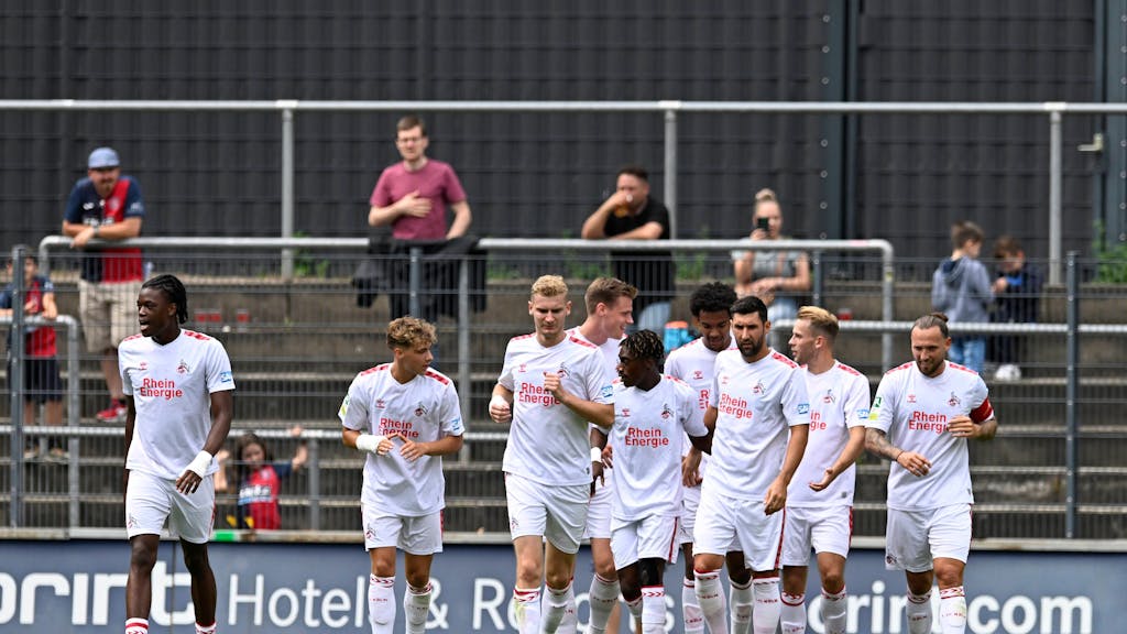 Die U21 des 1. FC Köln jubelt.