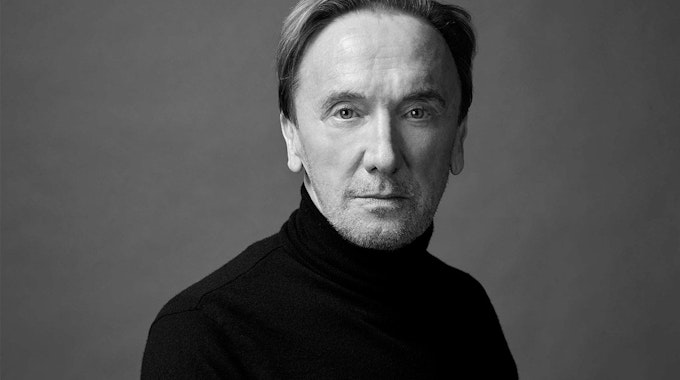 Marius Müller-Westernhagen auf einem schwarz-weißen Portraitfoto.