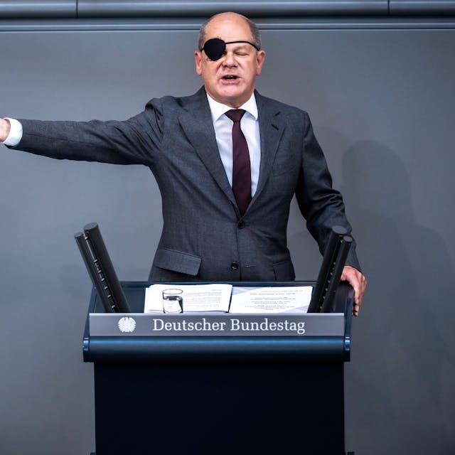 Bundeskanzler Olaf Scholz (SPD), nimmt an der Generaldebatte des Bundestags teil.
