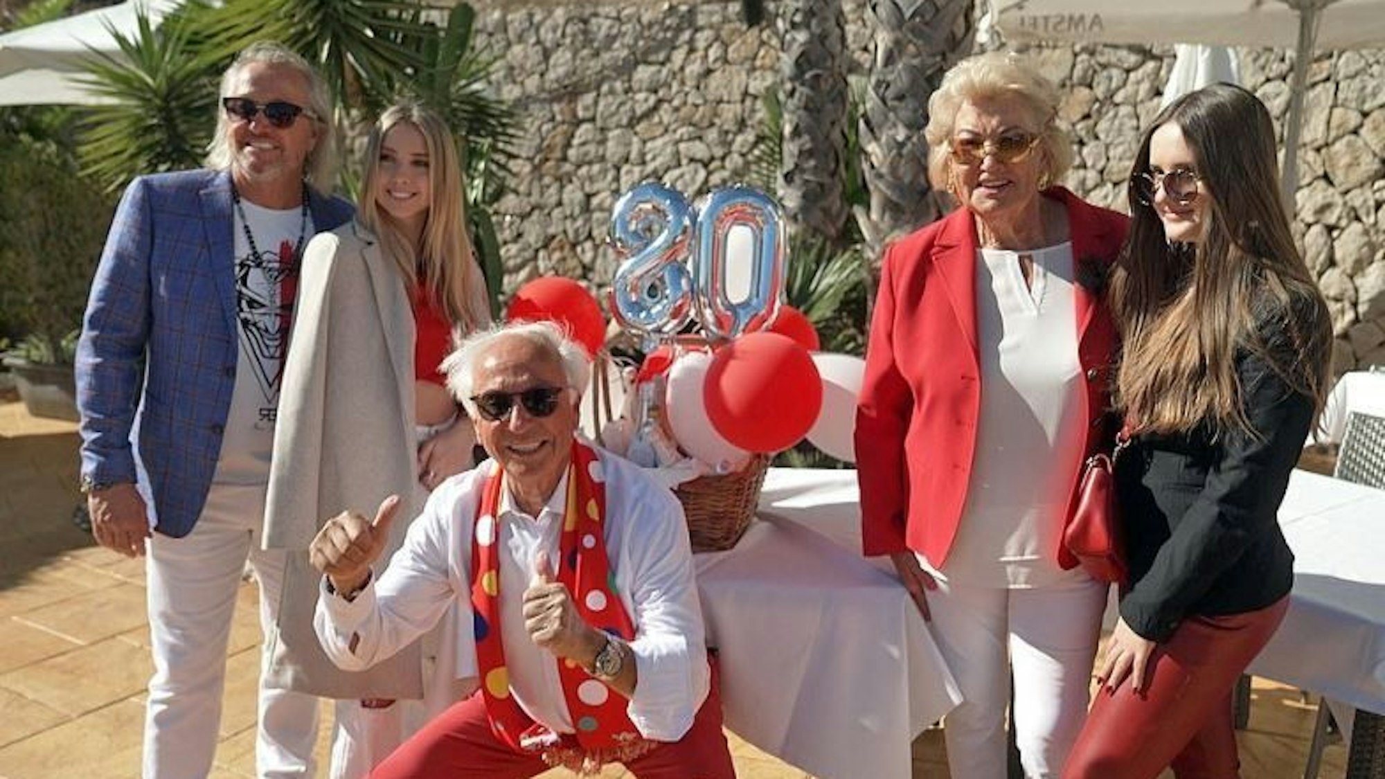 Robert, Shania, Reinhold, Margret und Davina Geiss feiern im Mai 2022 Reinholds 80. Geburtstag.
