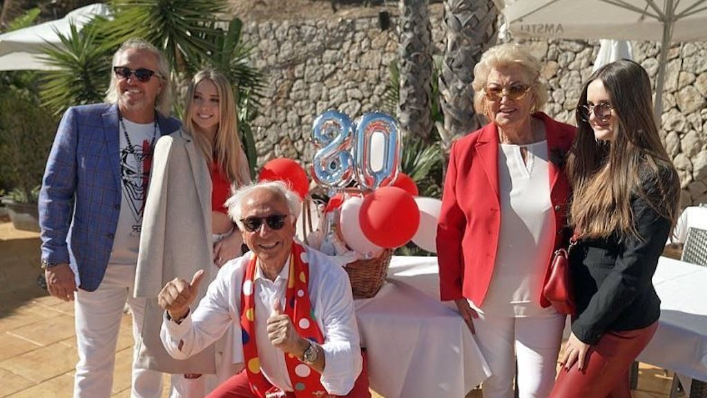 Robert, Shania, Reinhold, Margret und Davina Geiss feiern im Mai 2022 Reinholds 80. Geburtstag.