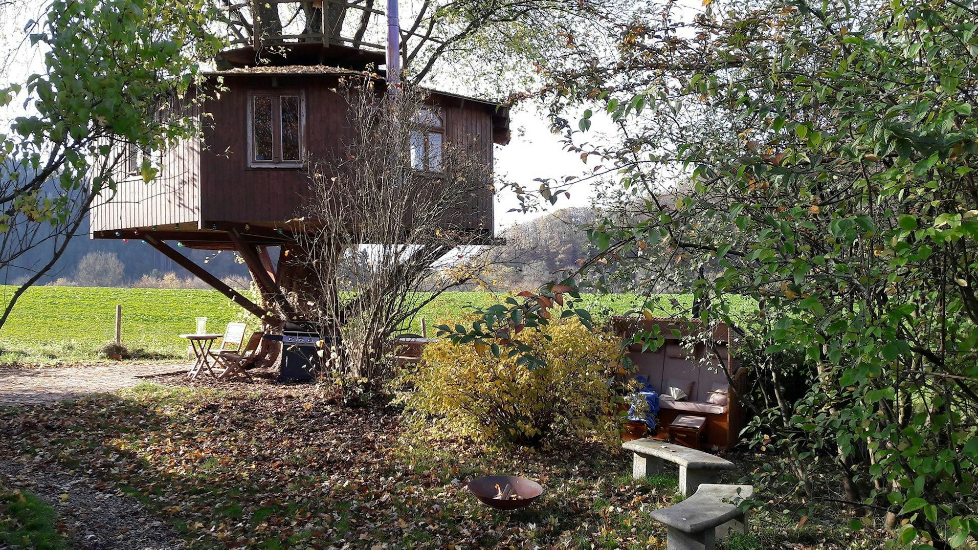 Wohnen zwischen den Ästen: Baumhaus in Windeck