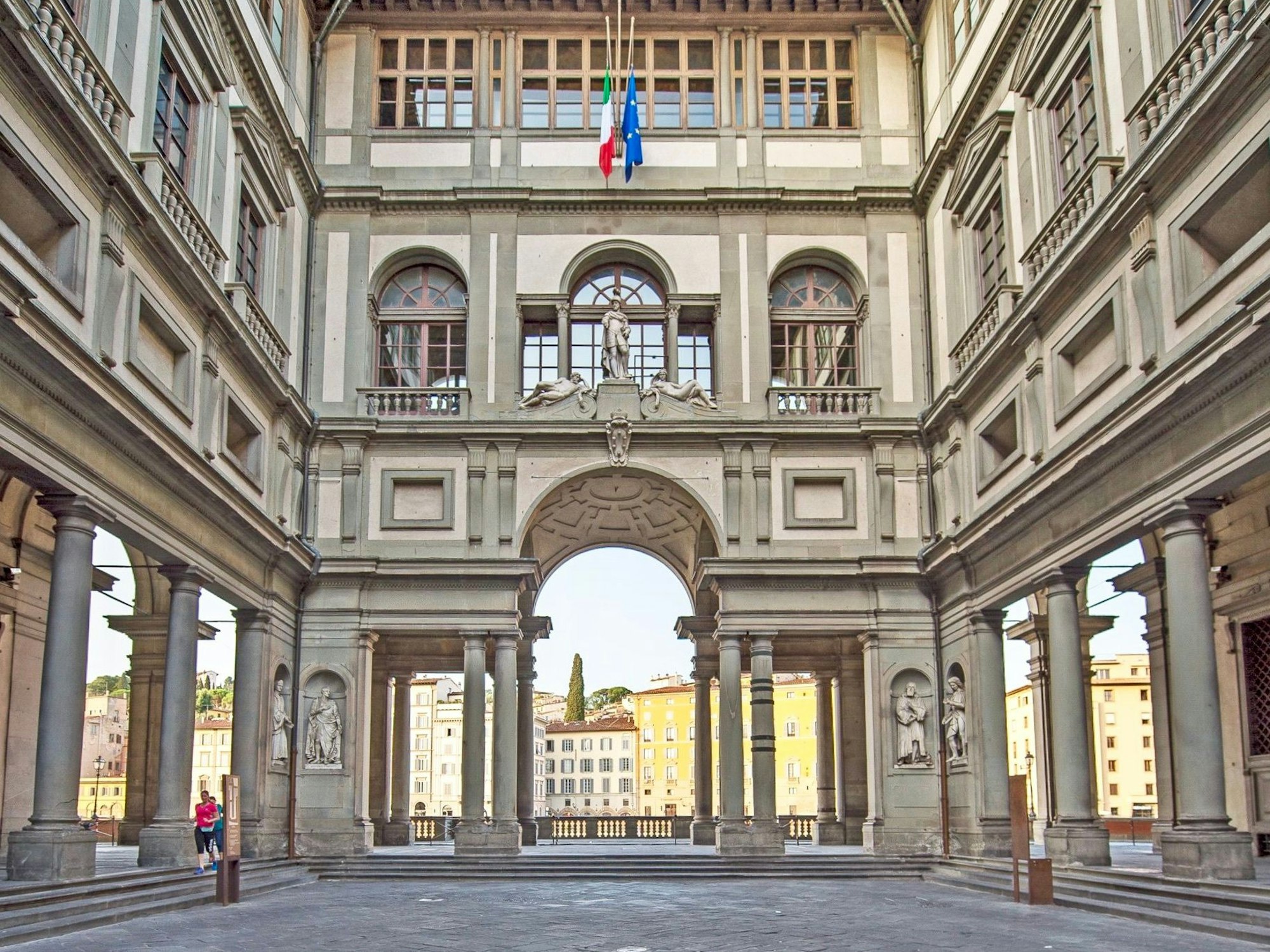 Die Uffizien in Florenz von außen, hier im August 2017.