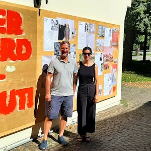 Schirin Kretschmann und Tilo Schulz vor dem Museum Morsbroich.&nbsp;