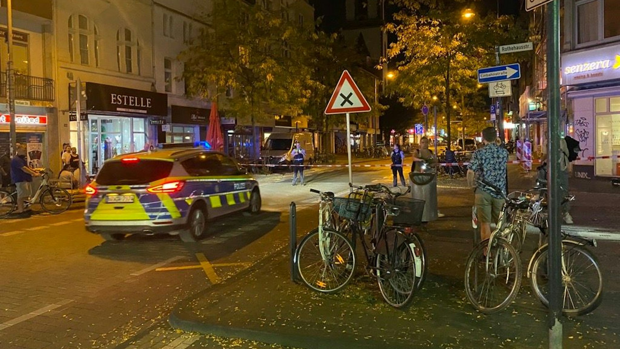Der Polizeieinsatz auf der Venloer Straße am Samstagabend