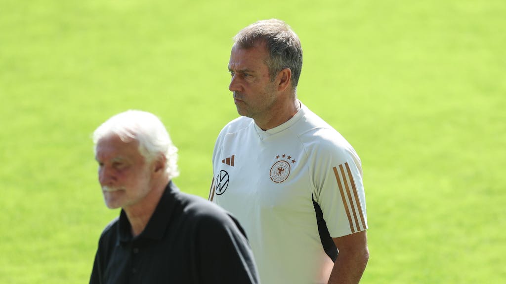 Trainingseinheit der Deutschen Nationalmannschaft nach den Länderspiel gegen Japan: Hansi Flick und Rudi Völler.