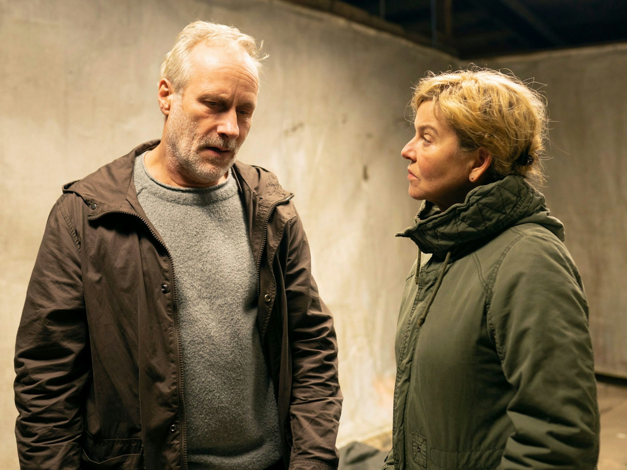Wolfram Koch und Margarita Broich in einer Tatort-Szene.