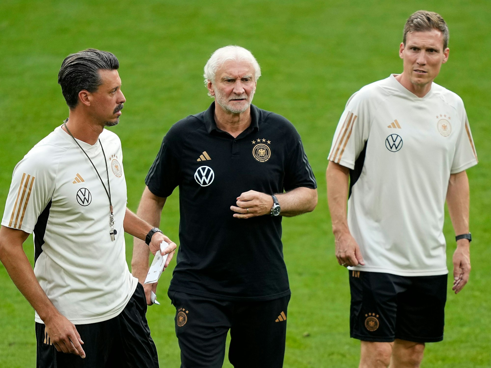 Sandro Wagner, Rudi Völler und Hannes Wolf beim Training der Nationalmannschaft.