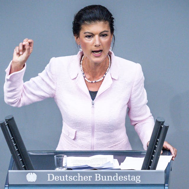 ARCHIV - 08.09.2022, Berlin: Sahra Wagenknecht (Die Linke) spricht im Bundestag.      (zu dpa "Eigene Partei oder doch nicht? Wagenknecht legt sich noch nicht fest") Foto: Michael Kappeler/dpa +++ dpa-Bildfunk +++