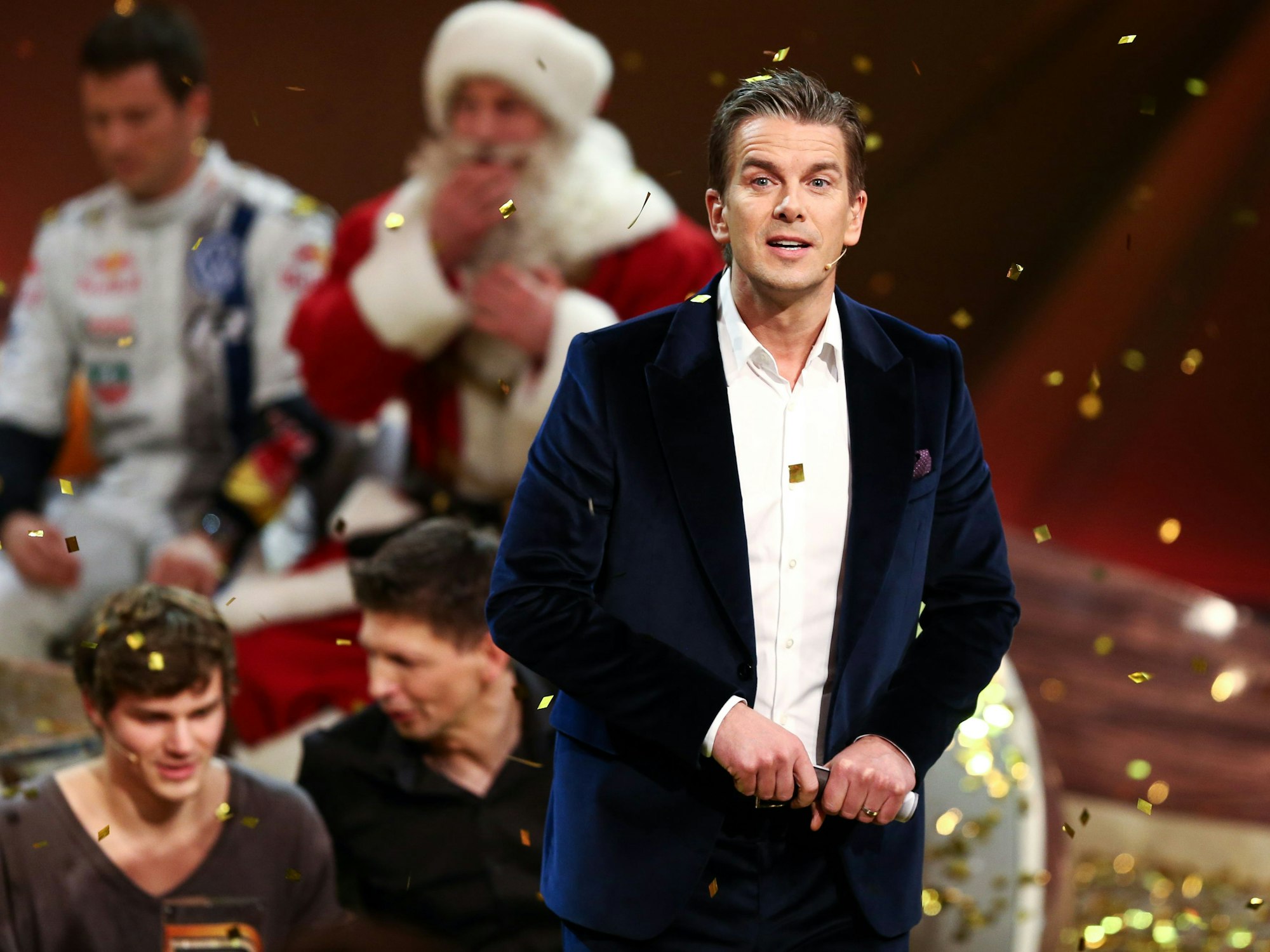 Moderator Markus Lanz steht am 13.12.2014 während der 215. ZDF-Show "Wetten, dass..?" in Nürnberg (Bayern) auf der Bühne. Der Showklassiker wird nach fast 34 Jahren eingestellt.