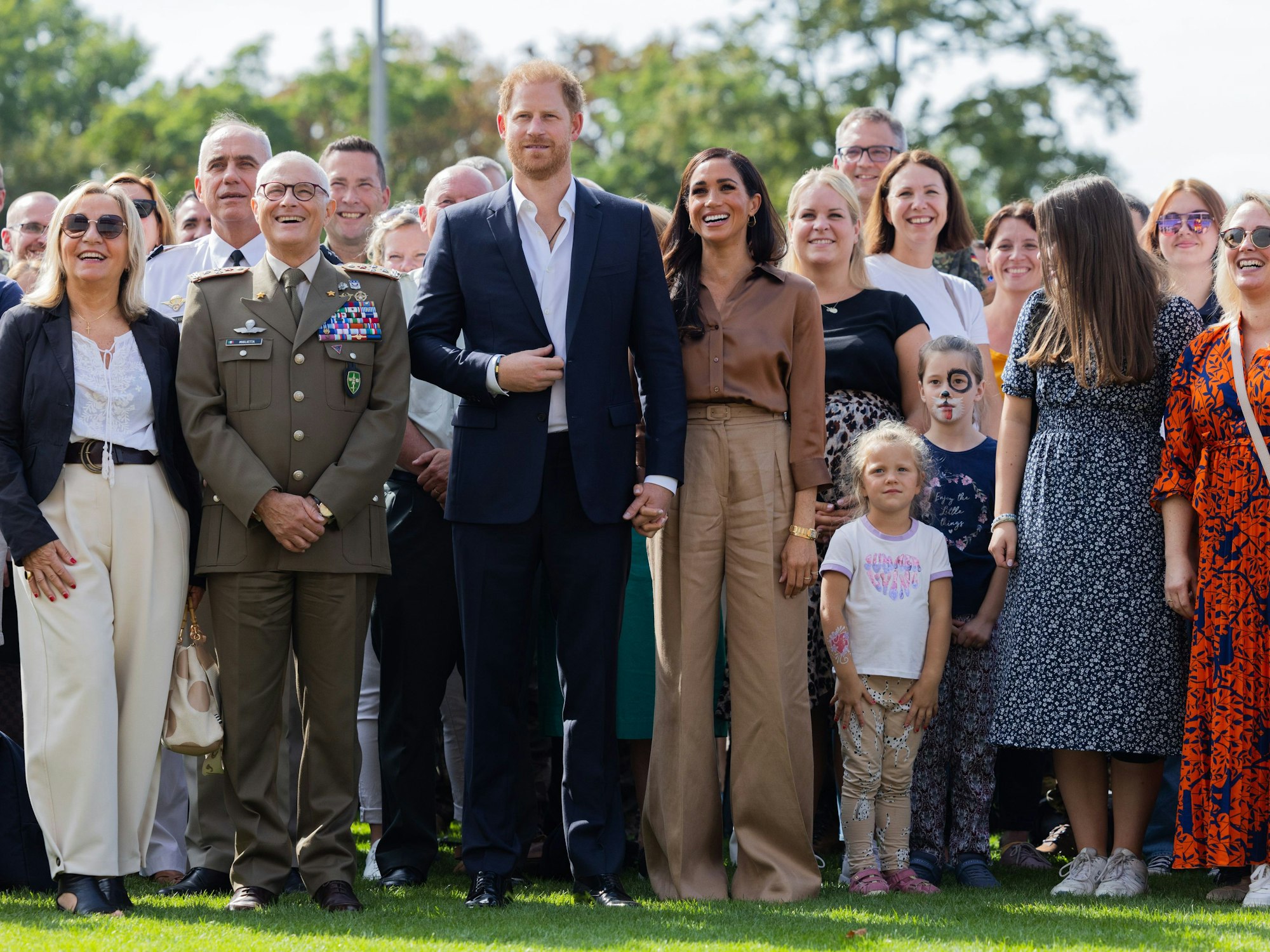 Prinz Harry und Herzogin Meghan nehmen an einem Treffen mit Vertretern der NATO am Rande der 6. Invictus Games an der Merkur Spiel-Arena teil.