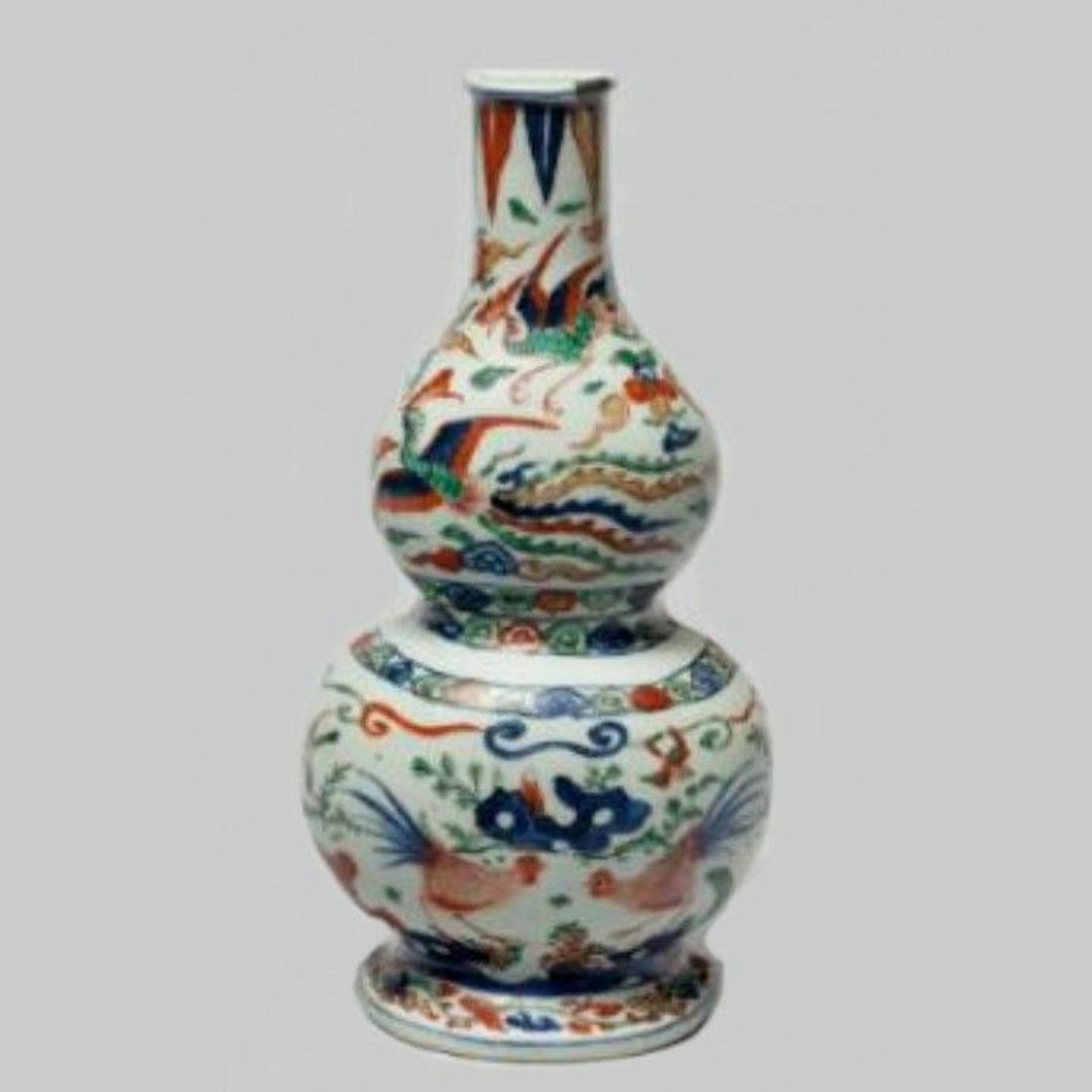 Wucai-Wandvase ///Material: Porzellan, Jingdezhen, Unterglasurblau, Email///Herkunft: China, Ming-Dynastie, Wanli-Marke (1572-1620)///Maße: Höhe 30 cm