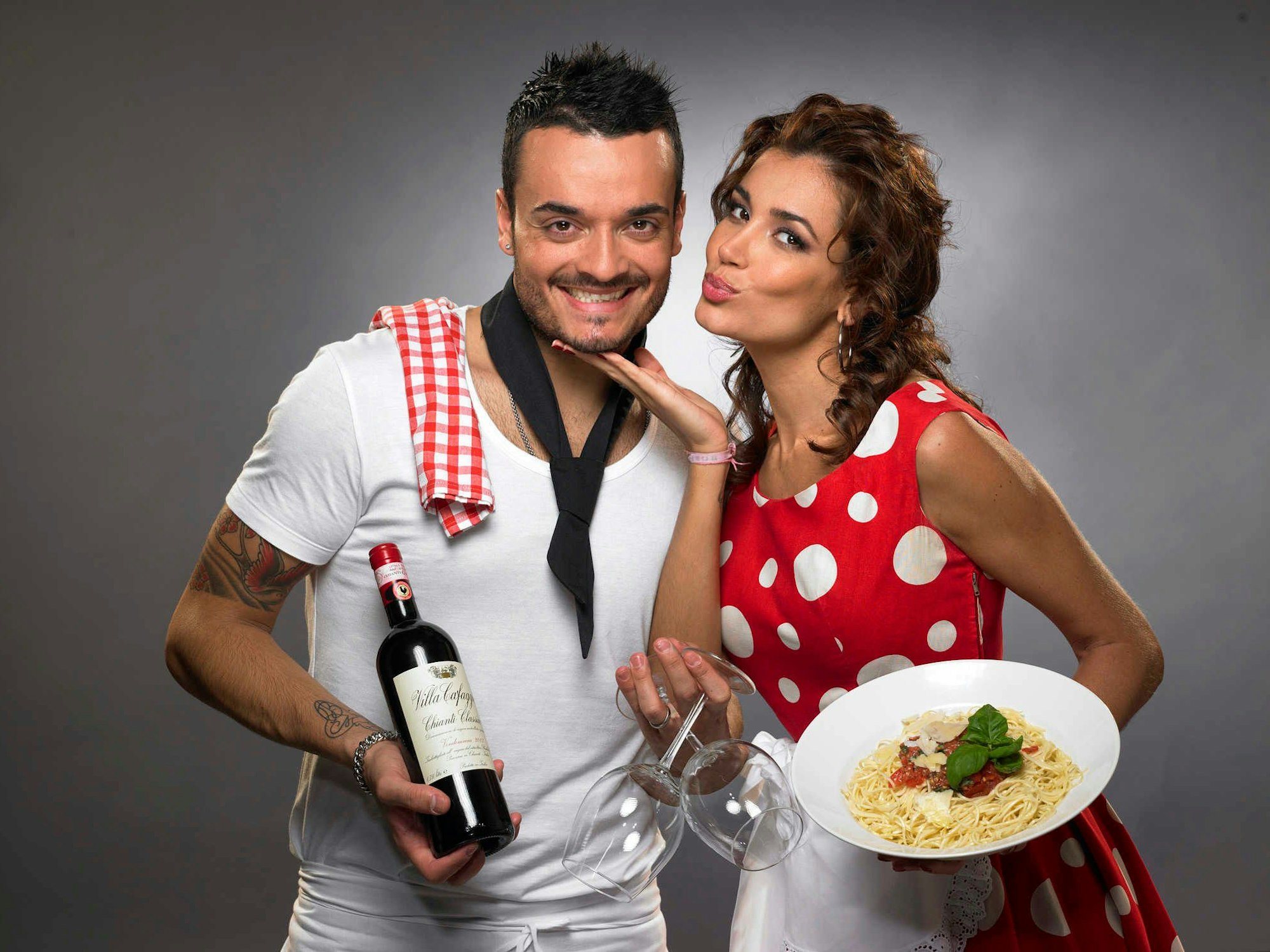 Jana Ina und ihr Ehemann Giovanni starten am Donnerstag (14.01.2010) bei ProSieben mit ihrer siebenteiligen Soap ""Pizza, Pasta & Amore". Das Paar eröffnet sein eigenes Restaurant.