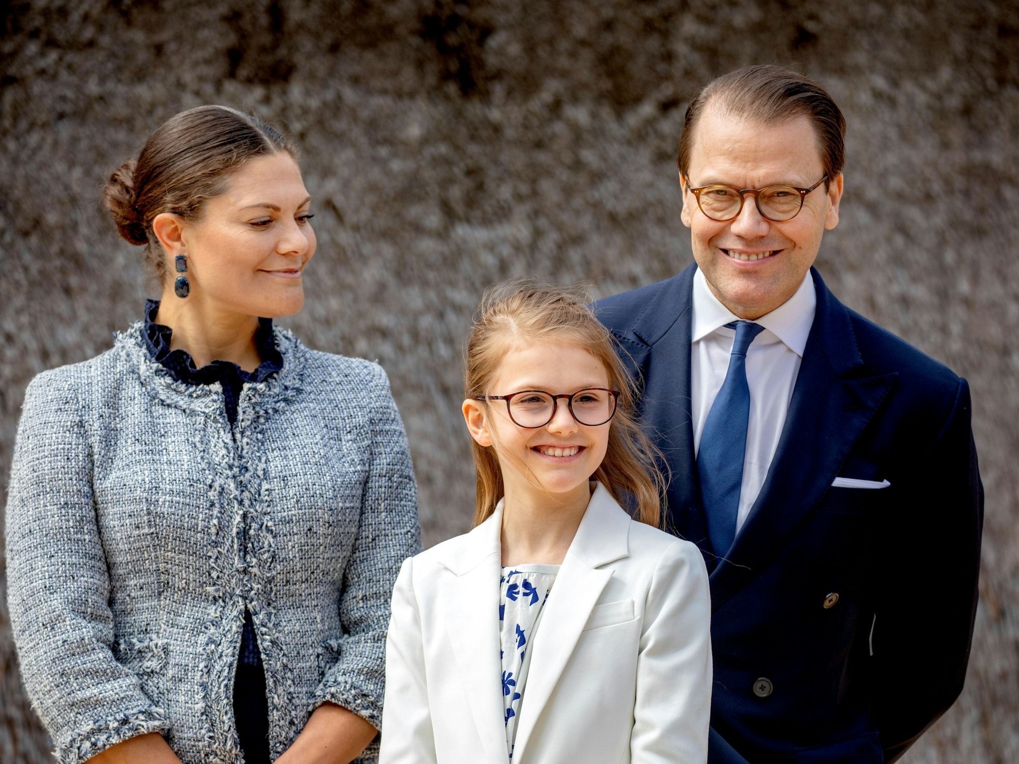 Kronprinzessin Victoria von Schweden mit Prinz Daniel und Prinzessin Estelle in Östergötland.