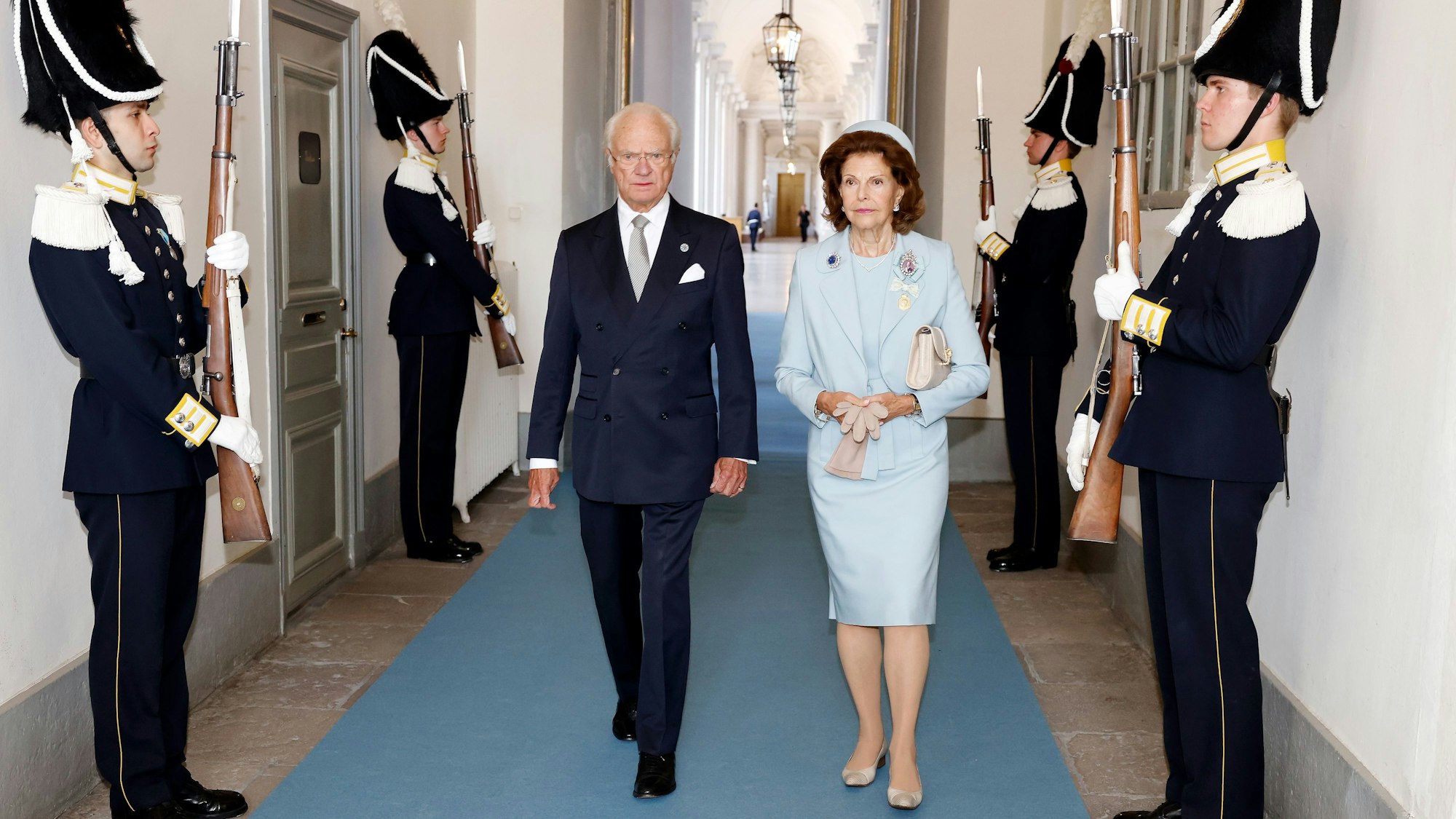 König Carl XVI. Gustaf von Schweden und Königin Silvia von Schweden beim Te Deum während der Feierlichkeiten zum 50. Krönungsjubiläum des Königs.