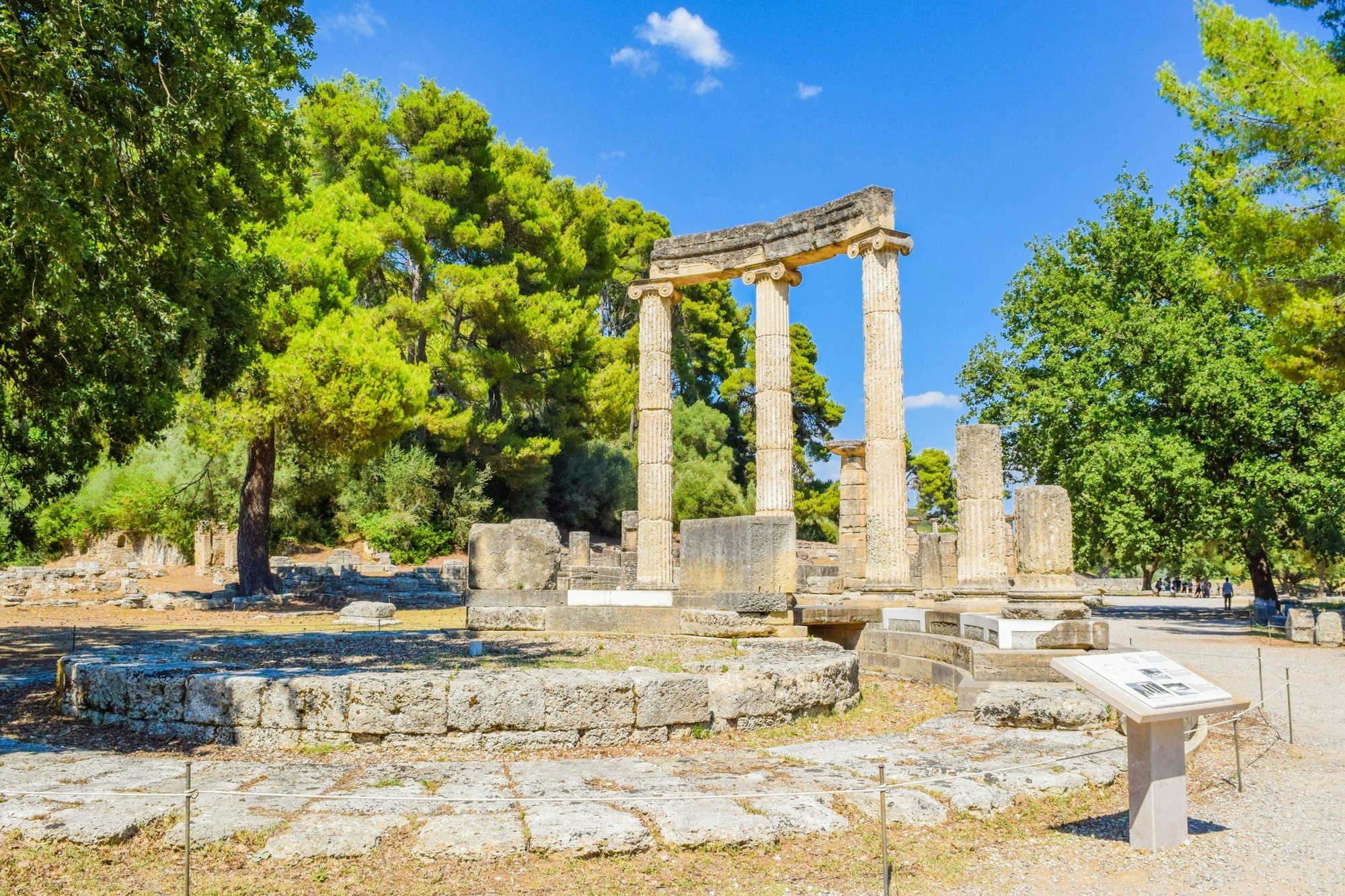 Ruinen des antiken Olympia auf der griechischen Halbinsel Peloponnes.