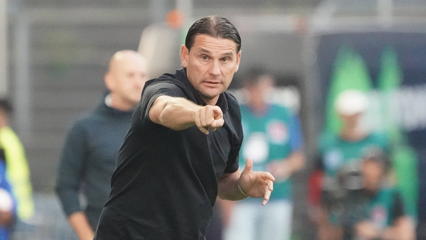 Gerardo Seoane gibt am 17. September 2023 Anweisungen beim Spiel von Borussia Mönchengladbach in Darmstadt.