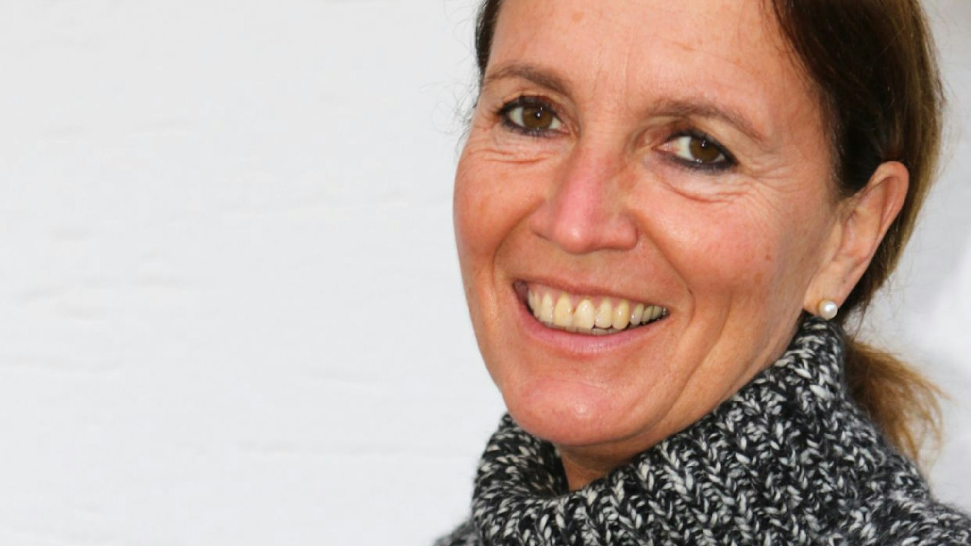Christine Joisten ist Sportmedizinerin und Leiterin der Abteilung Bewegungs- und Gesundheitsförderung an der Deutschen Sporthochschule Köln und Adipositas-Expertin