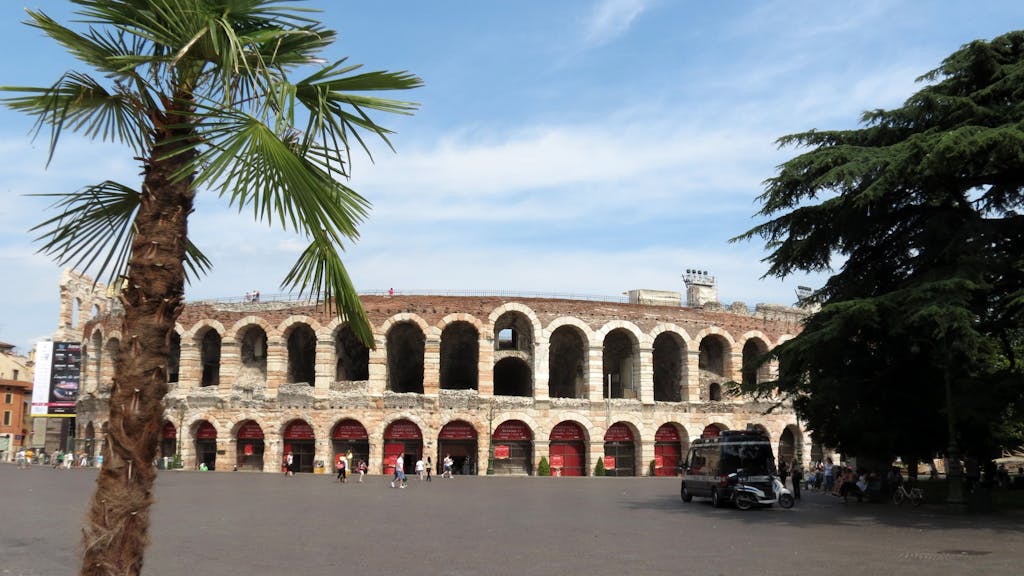 Eine Außenansicht der Arena von Verona, hier im Juni 2012.