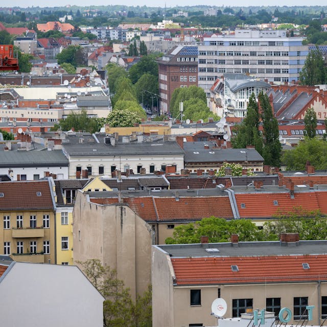 Blick auf Wohnhäuser in Berlin.