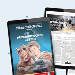 Screenshots auf mehreren iPads zeigen, wie das Sonntags-E-Paper des Kölner Stadt-Anzeiger aussieht. Eine Titelseite zeigt den Serienstar Alf und dazu die Überschrift „Gibt es außerirdisches Leben?“
