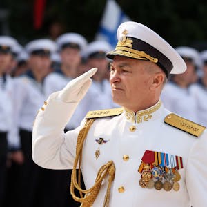 Admiral Wiktor Sokolow ist laut ukrainischen Angaben beim Angriff auf Sewastopol getötet worden. Er war der Oberbefehlshaber der russischen Schwarzmeerflotte. (Archivbild)