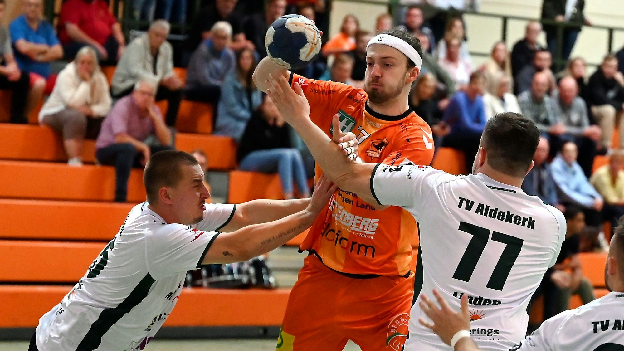 22.09.2023, Handball-Bergische Panter-Aldekerk

mitte: Jonas Kämper (Panther)

Foto: Uli Herhaus
