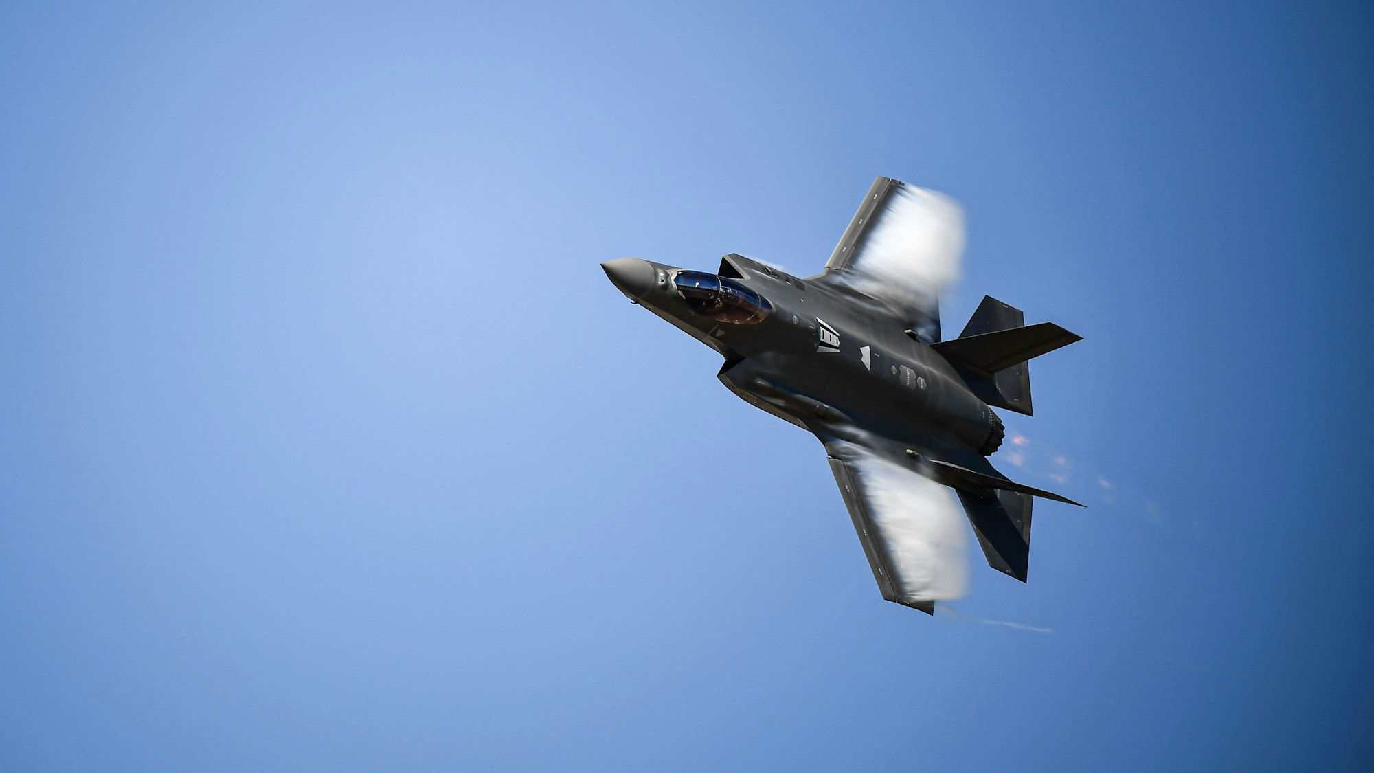F-35A stealth fighter jet of the F-35A Demo team of the United States Air Force performs during the aviation event 11th Athens Flying Week over Tanagra air base in Schimatari, north of Athens, on September 3, 2023. (Photo by Theophile Bloudanis / AFP)