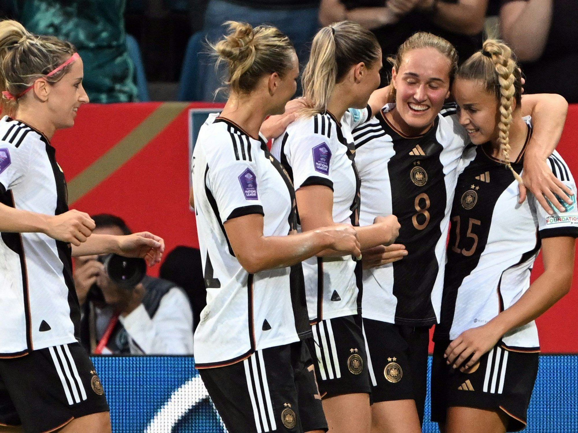 Nations League A der Frauen: Deutschland jubelt gegen Island.