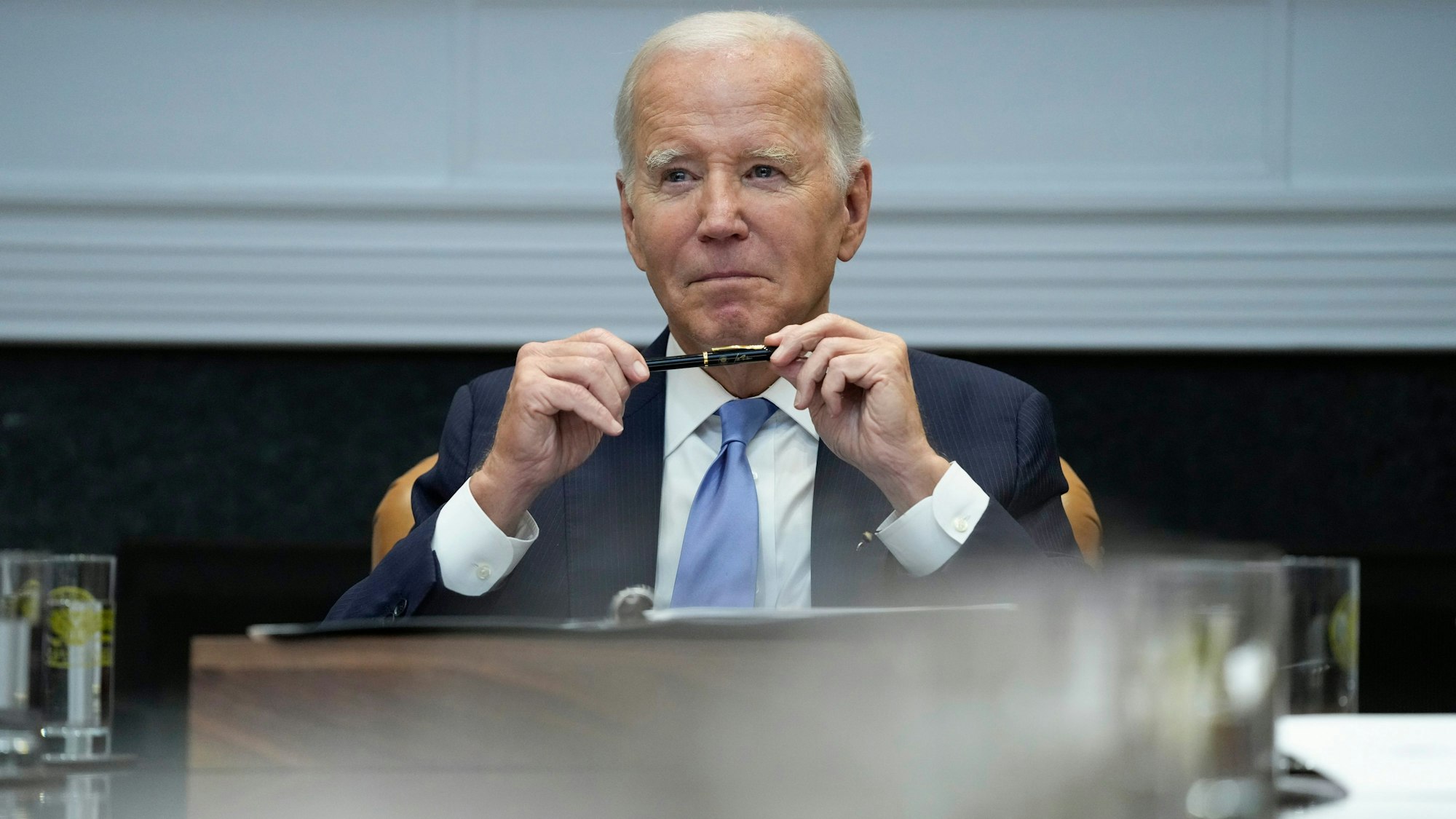 US-Präsident Joe Biden Ende September im Roosevelt Room im West Wing des Weißen Hauses: Sein Albtraum-Szenario könnte jetzt wahr werden.