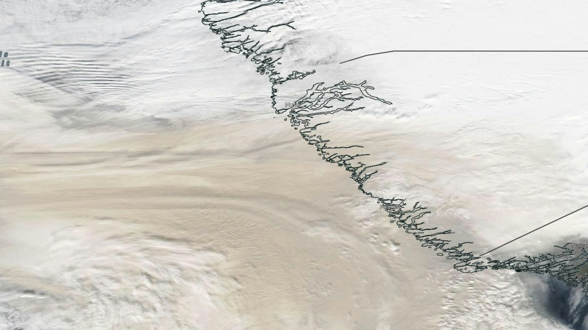 Dichte Rauchwolken sind auf einer Satellitenaufnahme der US-Weltraumbehörde NASA zu sehen. Der Rauch zieht aus den kanadischen Bundesstaaten British Columbia und Alberta über die Northwest Territories in Richtung Grönland, wo die Hauptstadt Nuuk in wenigen Minuten verdunkelt wurde.