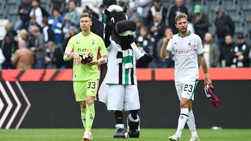 Moritz Nicolas und Christoph Kramer bei einer Extrarunde für die Borussia-Fans im Stadion.