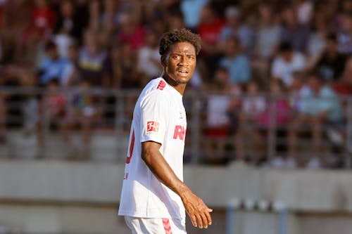 Faride Alidou im Trikot des 1. FC Köln.