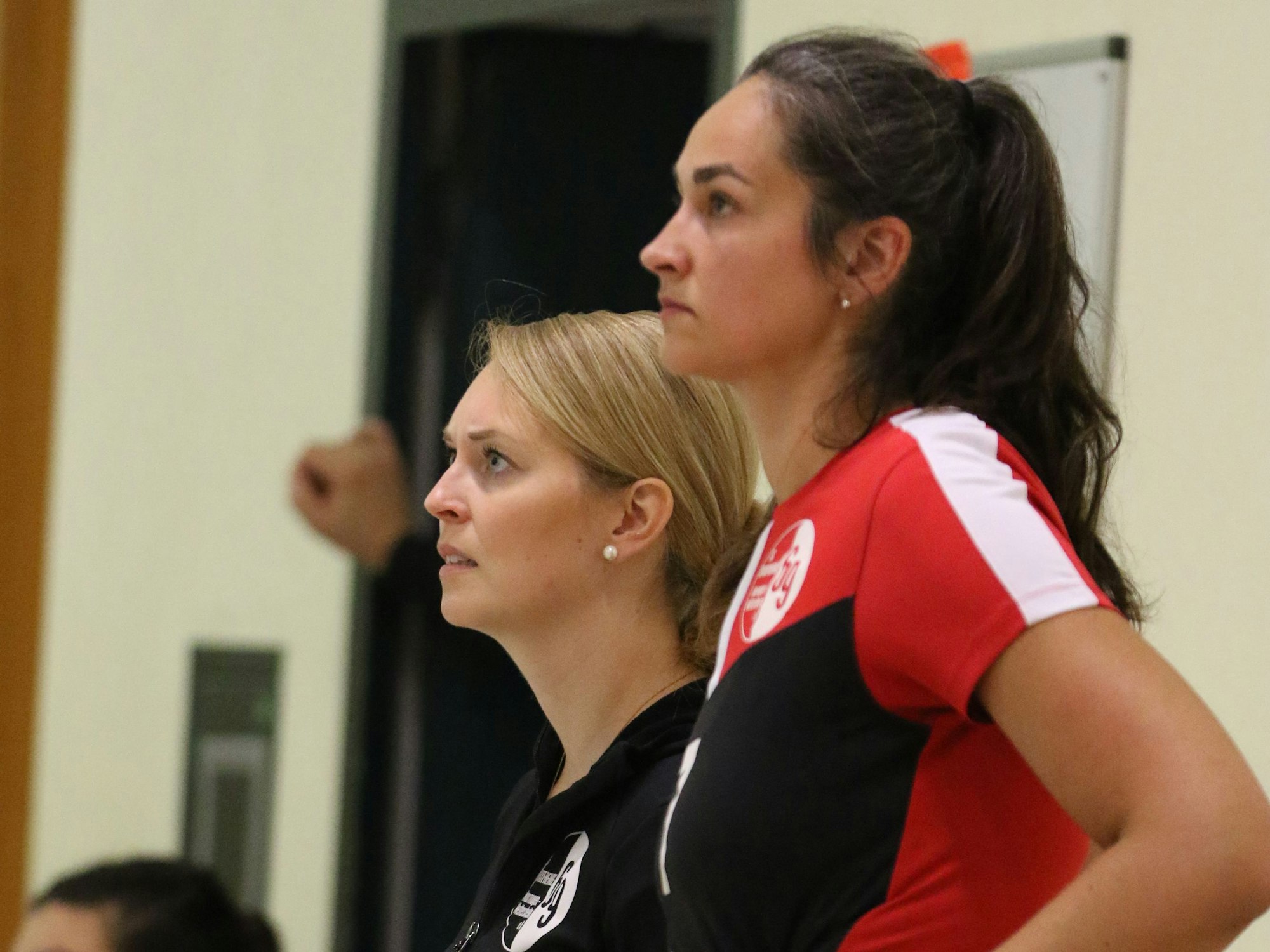 Die beiden Volleyballtrainerinnen der SG Sportfreunde 69 Marmagen.