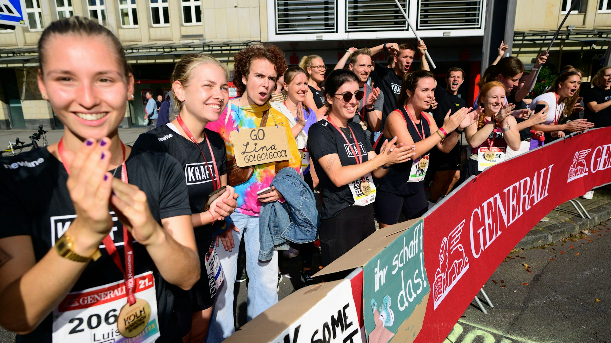 Über 22.000 Menschen nahmen am Köln-Marathon am Sonntag teil.