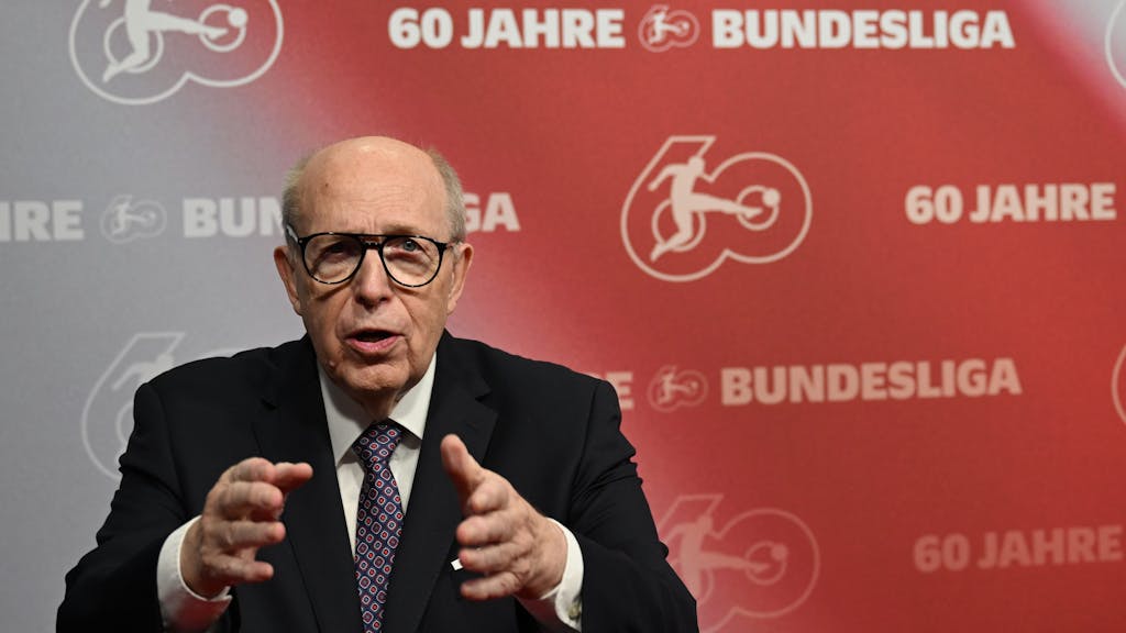 Reiner Calmund, ehemaliger Manager bei Bayer Leverkusen, kommt zur Abendveranstaltung zum 60. Geburtstag der Fußball-Bundesliga.