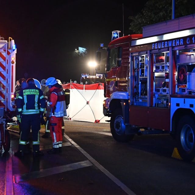 Feuerwehrwagen an der Unfallstelle.