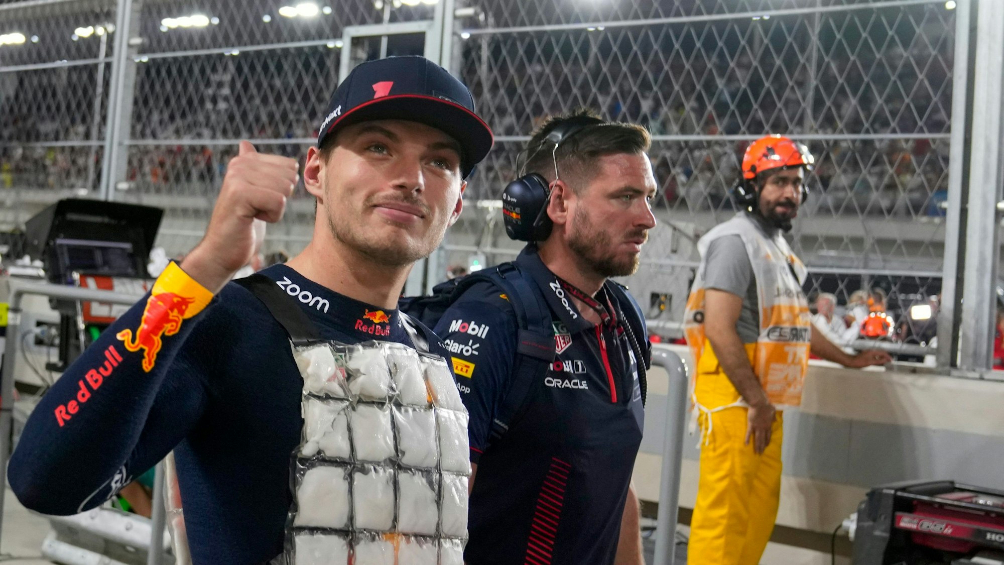 Red-Bull-Pilot Max Verstappen aus den Niederlanden von Team Red-Bull reagiert vor dem Rennen.