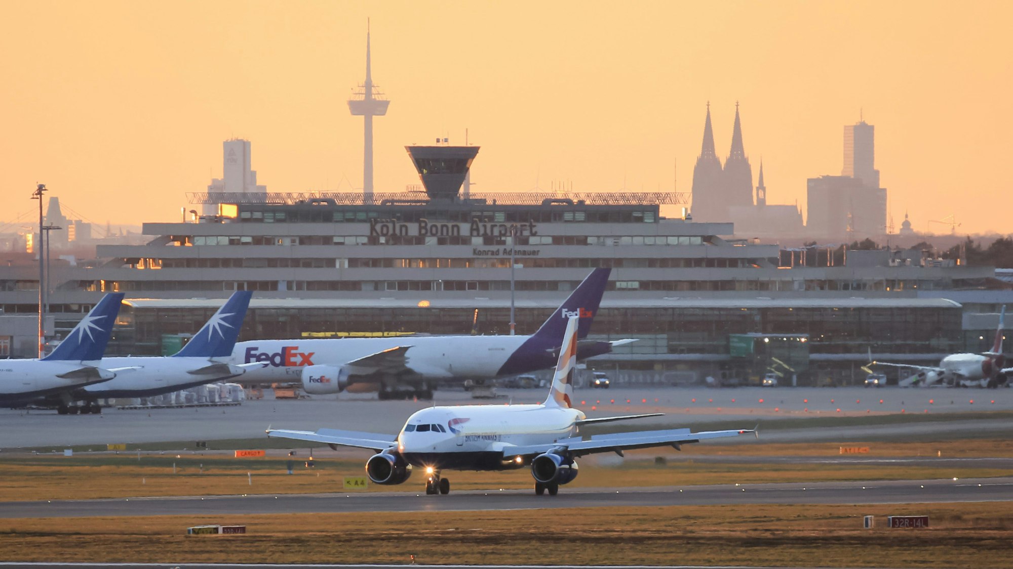 Eine Maschine der British Airways am Köln Bonn Airport.