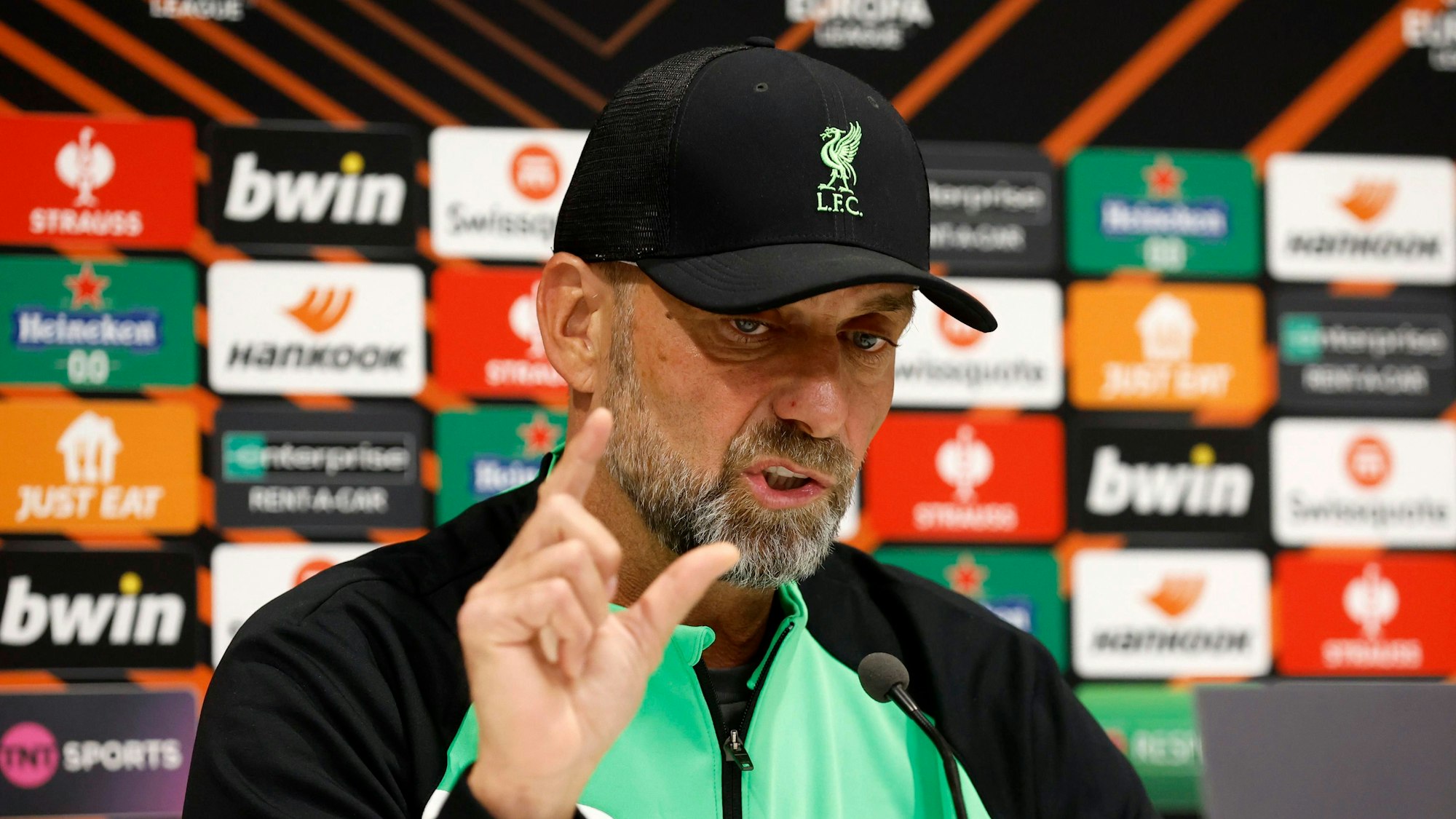 Liverpools Trainer Jürgen Klopp auf einer Pressekonferenz.