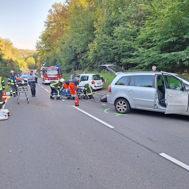 Unfall am 10.10.2023 auf der Hülsenbuscher Straße mit drei verletzten Personen. 
