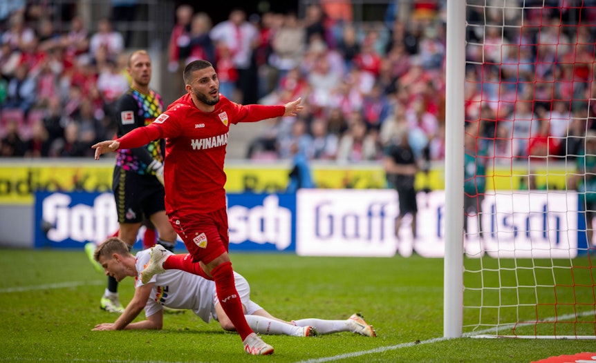 Deniz Undav bejubelt einen Treffer für den VfB Stuttgart in Köln.