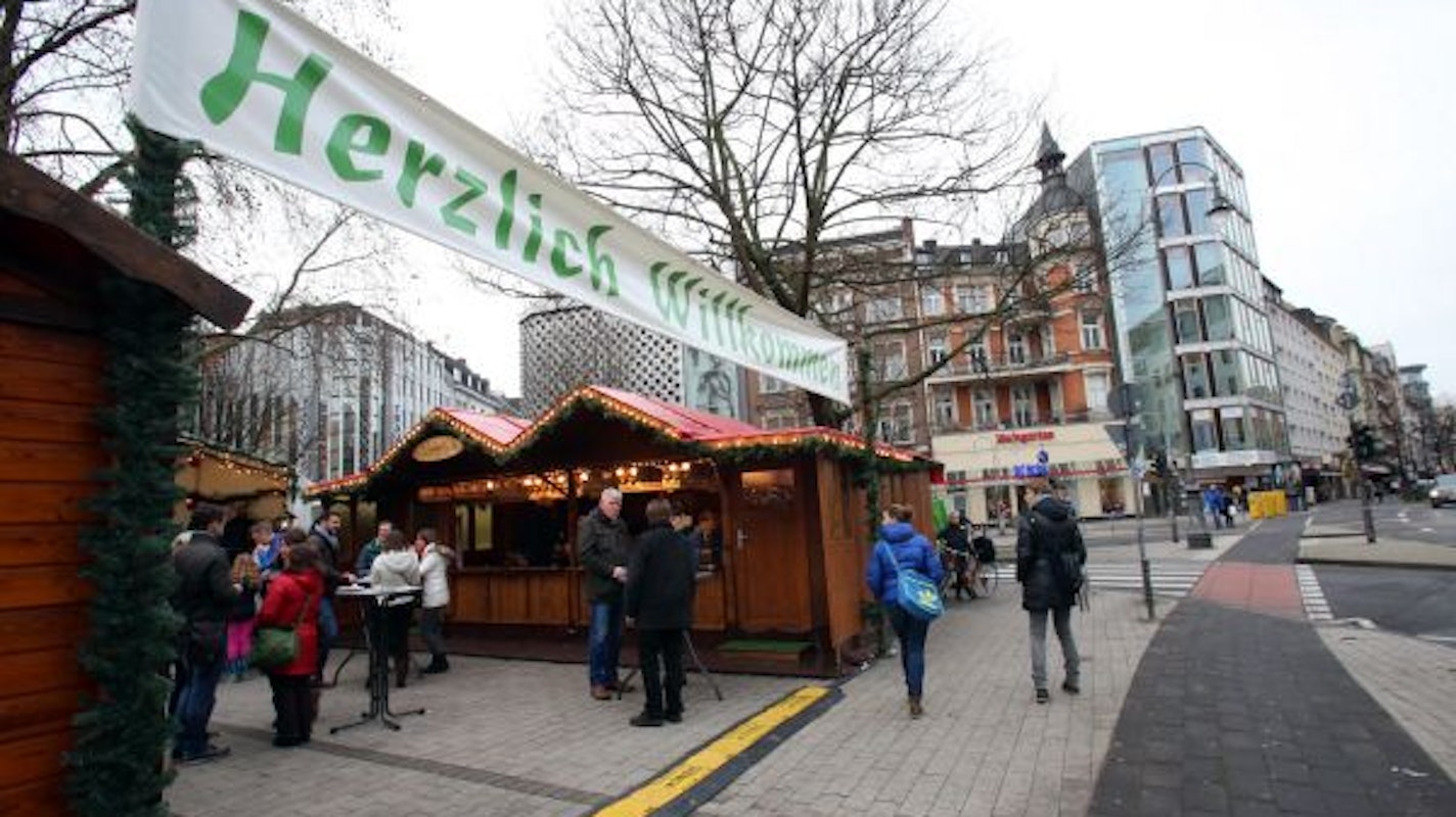 Der Weihnachtsmarkt am Friesenplatz fand bislang einmalig 2015 statt. (Archivbild)