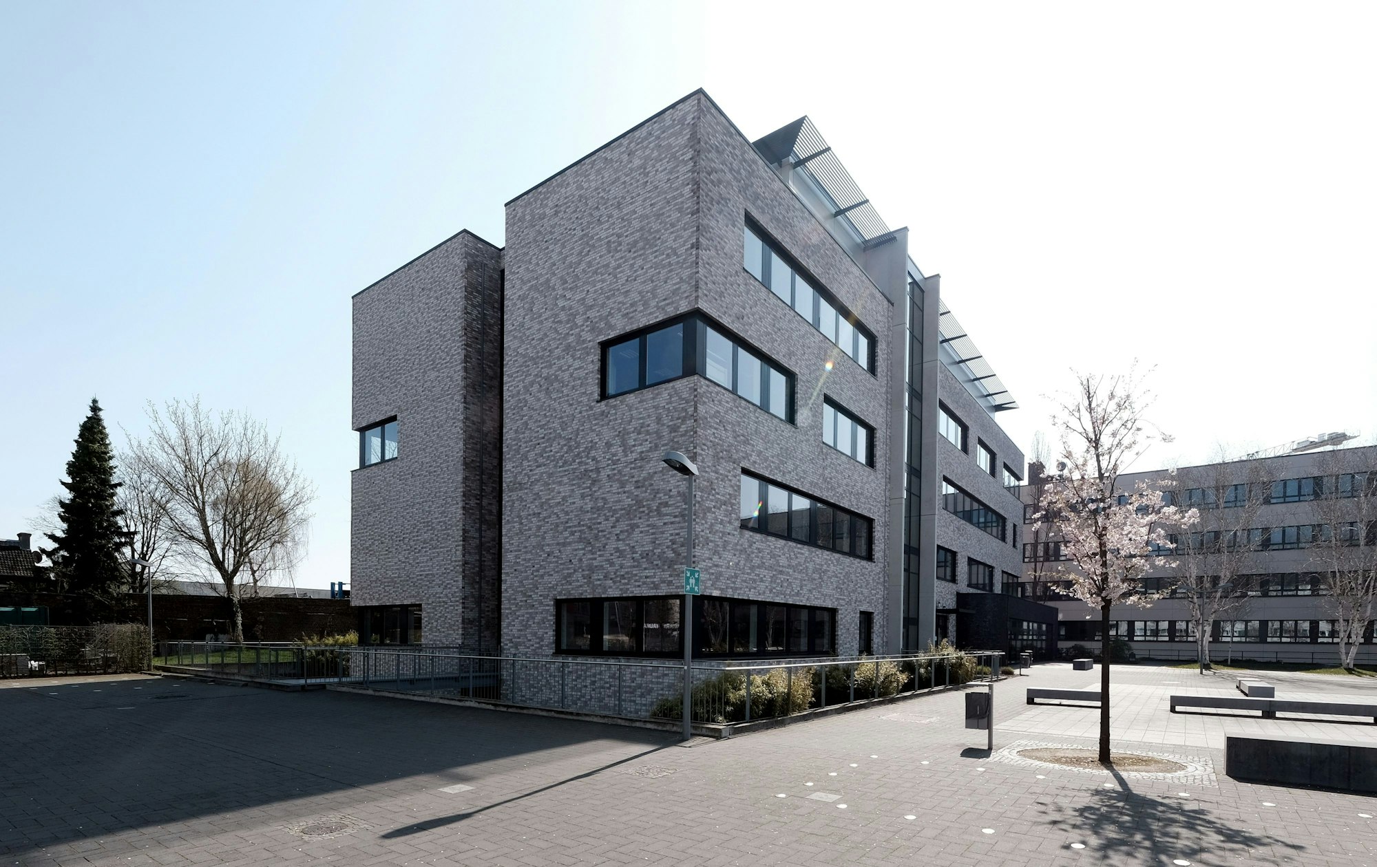 Rückkehr des Klinkers; Gebäude der Rheinischen Fachhochschule, Vogelsanger Strasse
Copyright: Max Grönert