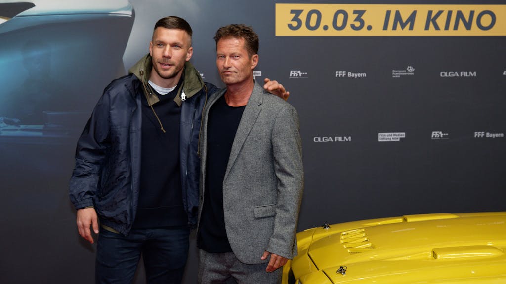 Lukas Podolski und Til Schweiger kommen zu Premiere des Films "Manta Manta – Zwoter Teil".