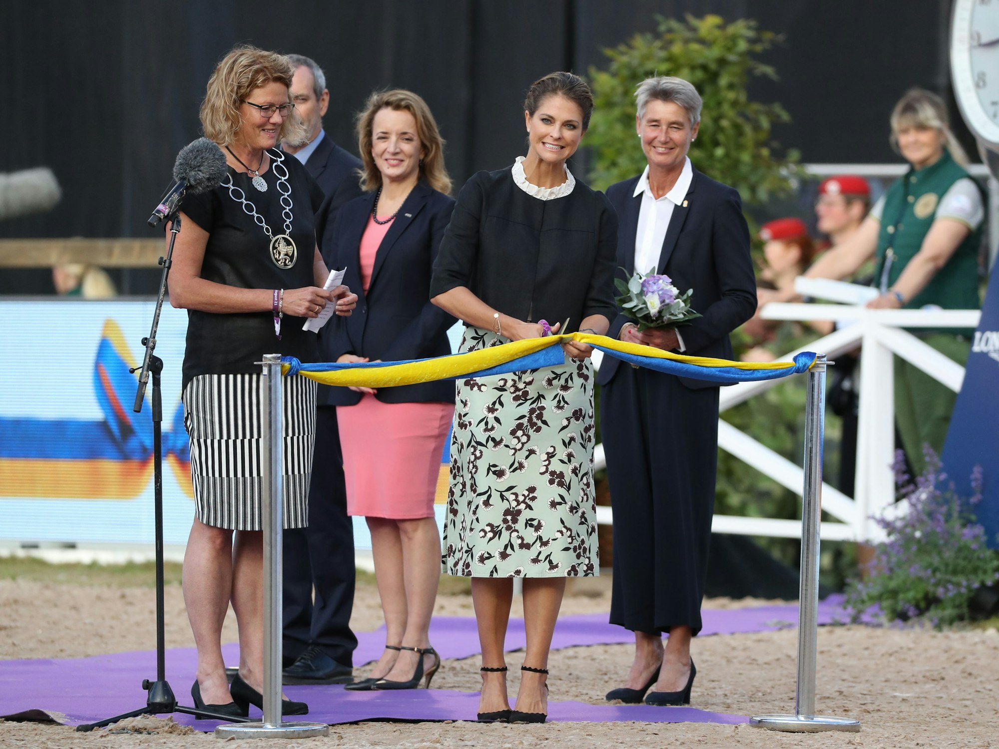 Viele Schweden und Schwedinnen erwarten von Prinzessin Madeleine, dass sie ihren Lebensmittelpunkt von Florida wieder nach Schweden verlegt, um für Termine vor Ort präsent zu sein wie hier bei der Eröffnung der Reit-EM 2017 in Göteborg.