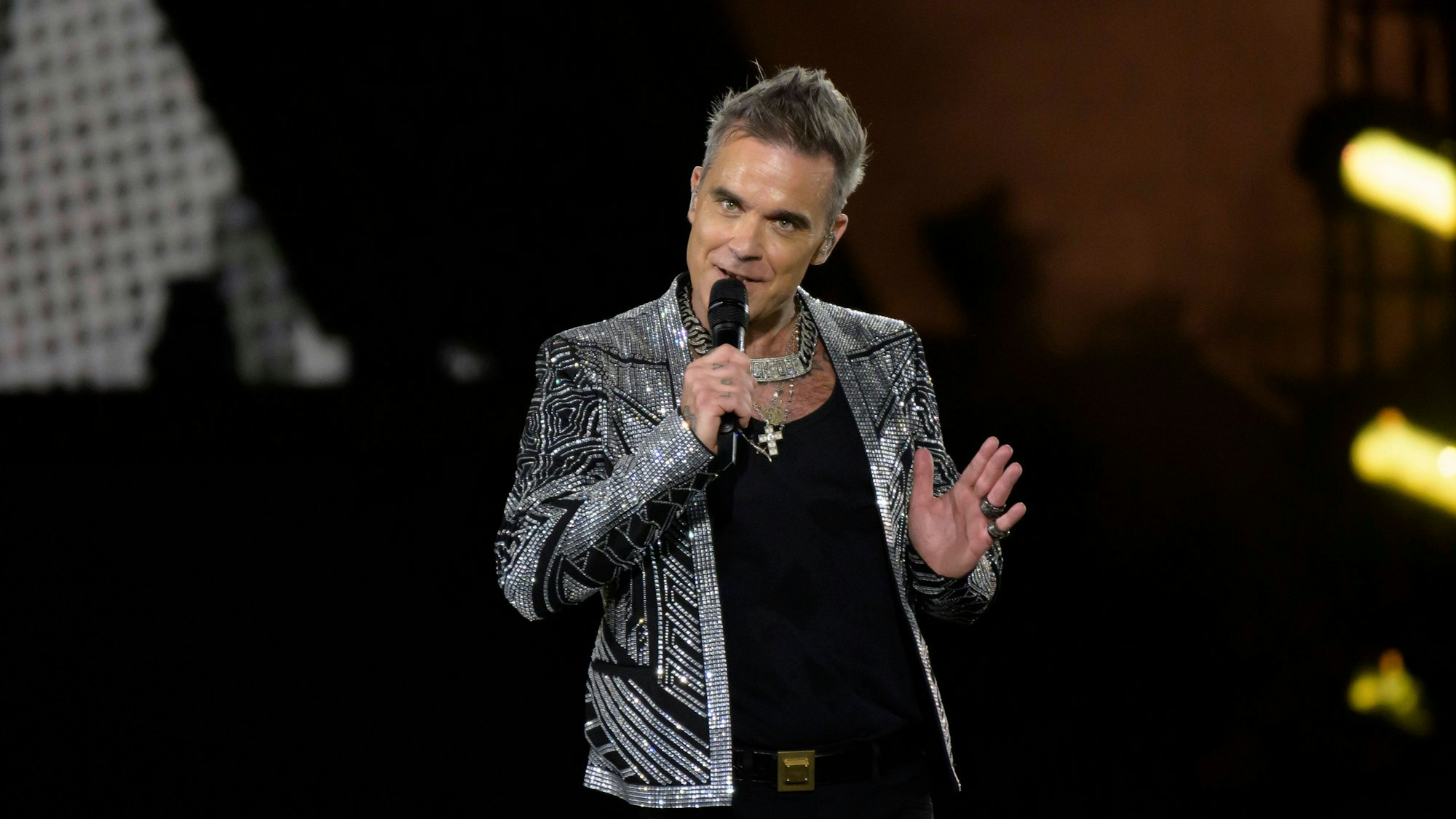 Robbie Williams live beim Open Air auf dem Messegelände Riem, München