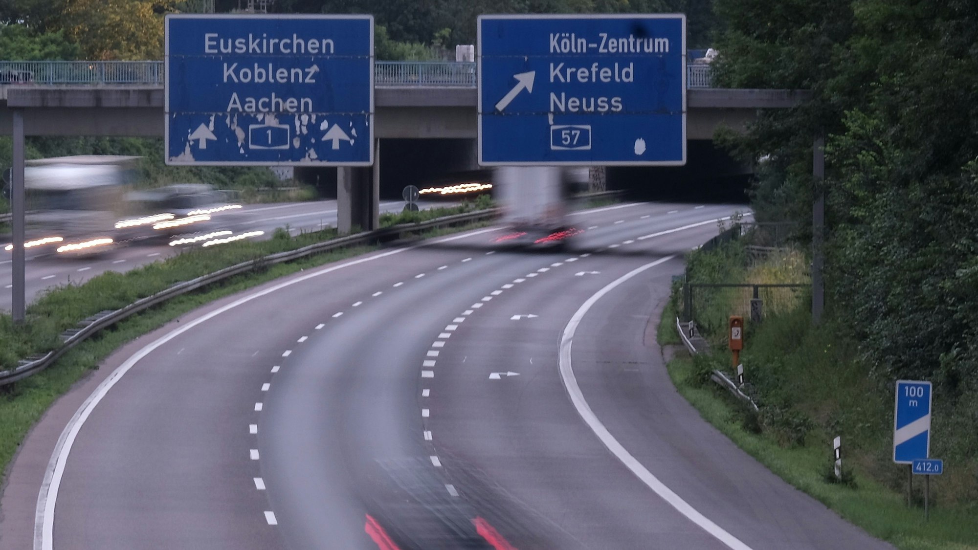 Autobahn A1 zwischen Anschlussstelle Niehl und Autobahnkreuz West