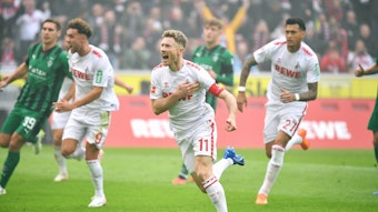 Florian Kainz bejubelt den Führungstreffer der Kölner im Derby.